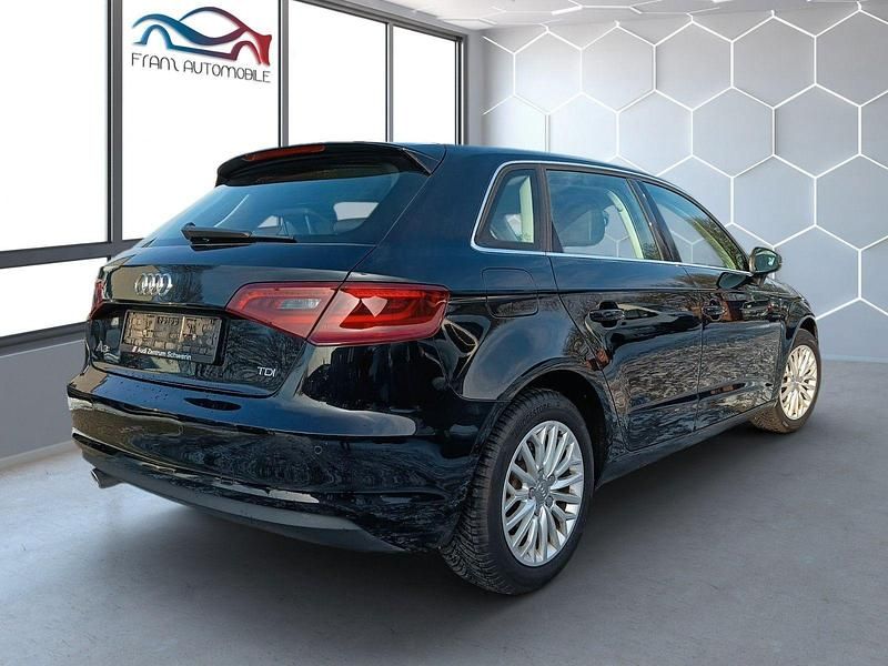 Gebraucht Audi A3 Ambiente 110 PS (80 kW) 2015 Schwarz Kombi