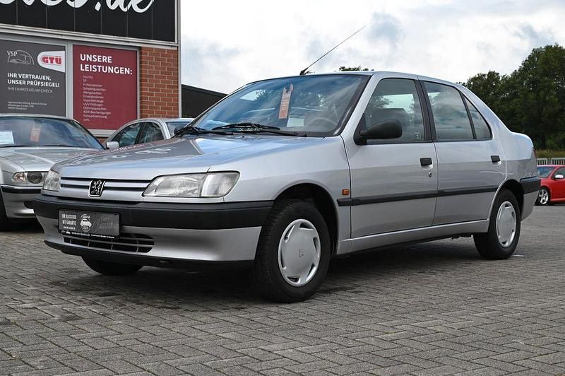 Silber Gebraucht 1995 Peugeot 306 Limousine | 6.490 € - Bild 1/4