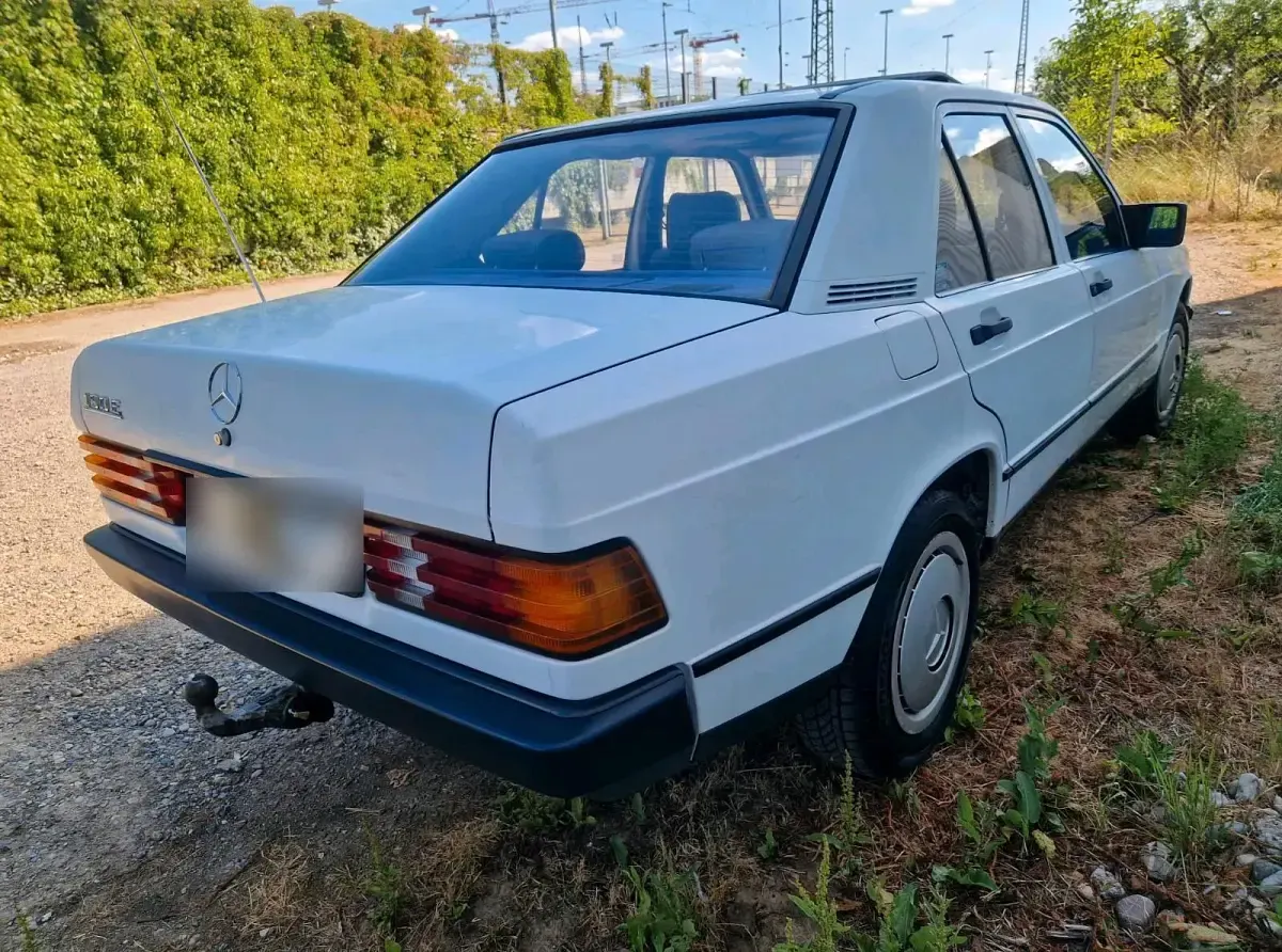 Gebraucht Mercedes 190 118 PS (86 kW) 1987 Weiß Limousine