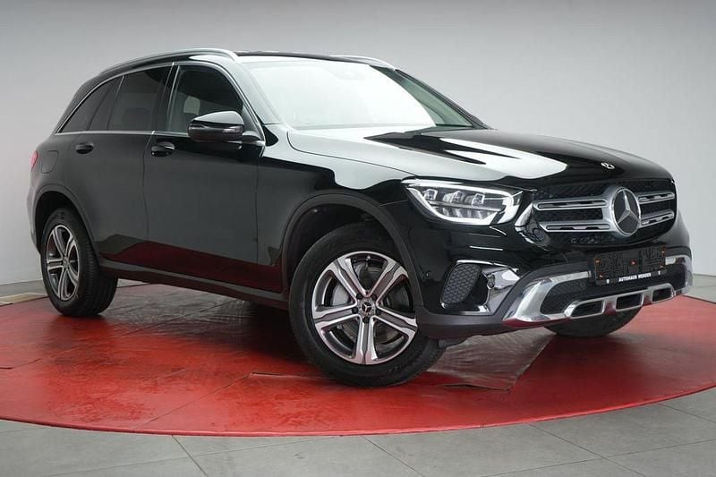 Schwarz Gebraucht 2021 Mercedes GLC300 SUV | 33.990 € (Superpreis) - Bild 1/4