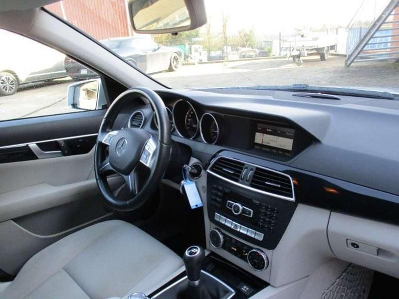 Gebraucht Mercedes C220 Edition 170 PS (125 kW) 2014 Silber Kombi