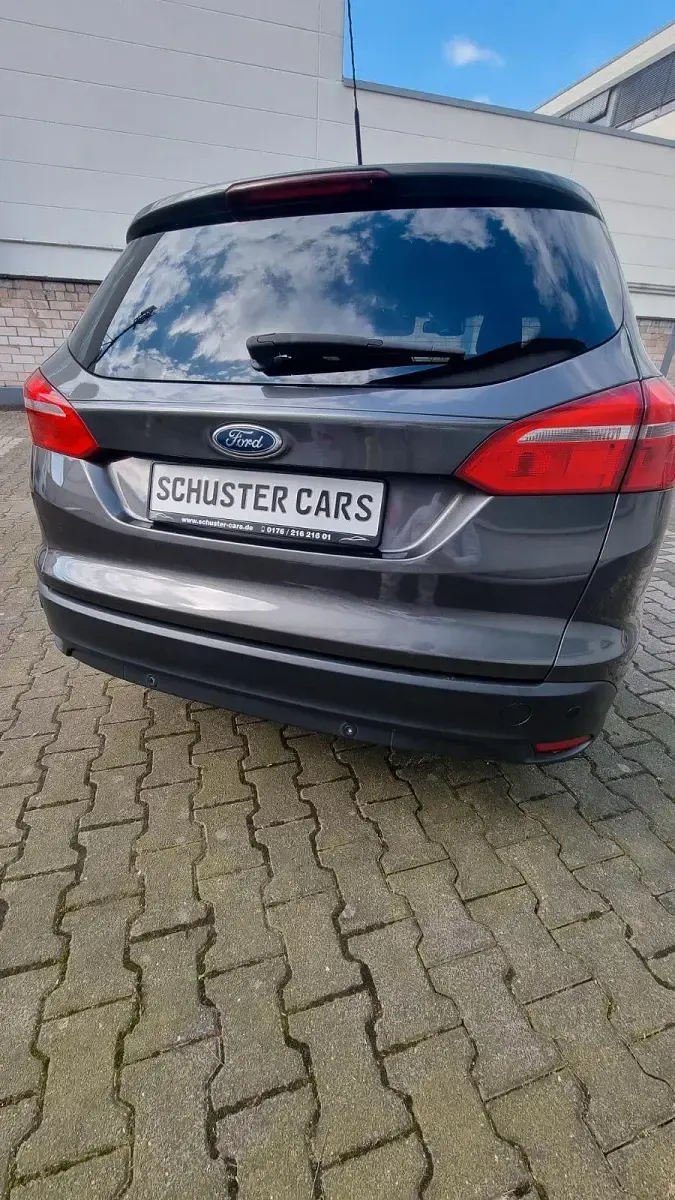 Gebraucht Ford Focus Titanium 125 PS (91 kW) 2014 Grau Kombi