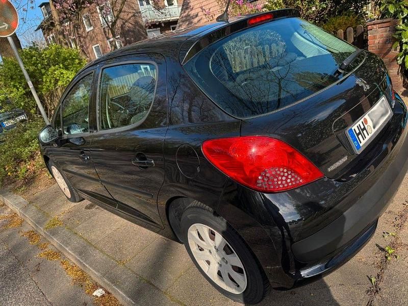 Gebraucht Peugeot 207 Filou 95 PS (69 kW) 2008 Schwarz Limousine