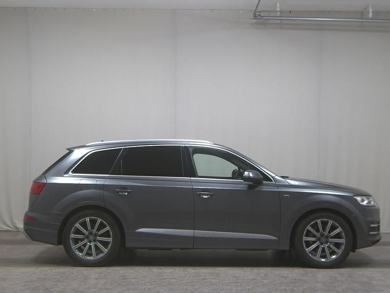 Grau Gebraucht 2018 Audi Q7 S-Line SUV | 24.450 € - Bild 1/4