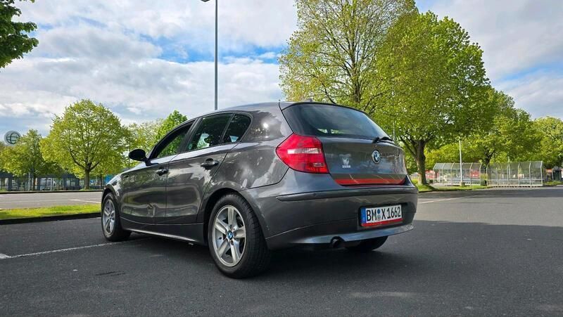 Schwarz Gebraucht 2004 BMW 116 Kleinwagen | 3.500 € - Bild 1/4