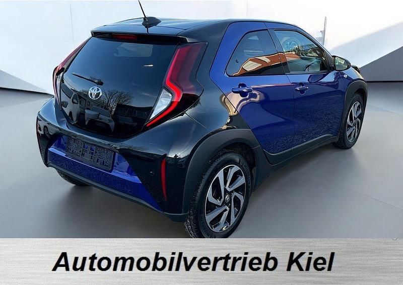 Gebraucht Toyota Aygo Pulse 72 PS (52 kW) 2023 Blau Kleinwagen