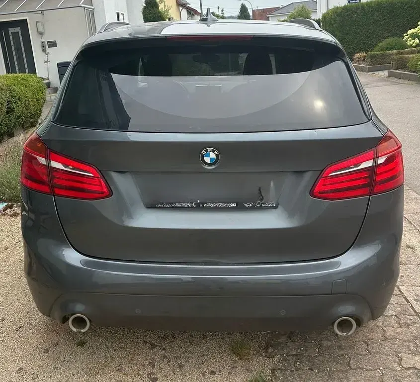 Gebraucht BMW 220 Sport Line 190 PS (139 kW) 2019 Grau Kombi