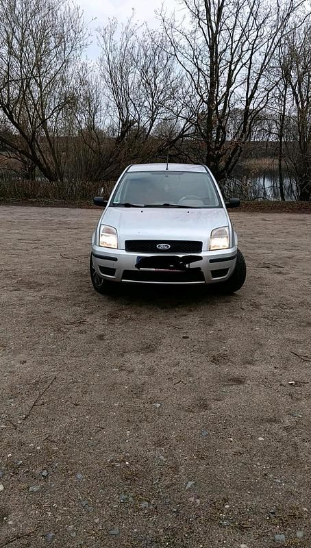 Gebraucht Ford Fusion 70 PS (51 kW) 2004 Silber Kleinwagen