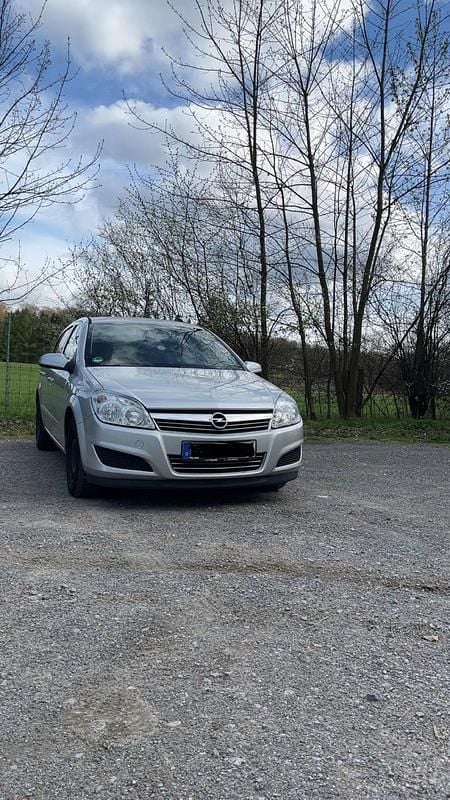 Gebraucht Opel Astra 115 PS (84 kW) 2007 Silber Kleinwagen