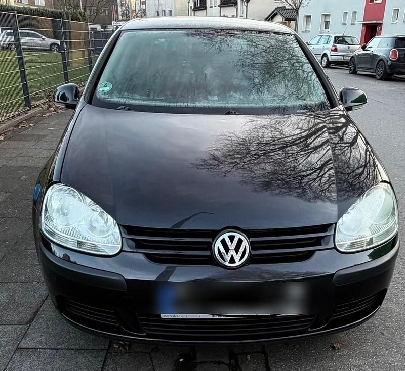Schwarz Gebraucht 2004 VW Golf V Kleinwagen | 1.650 € (Fairer Preis) - Bild 1/4