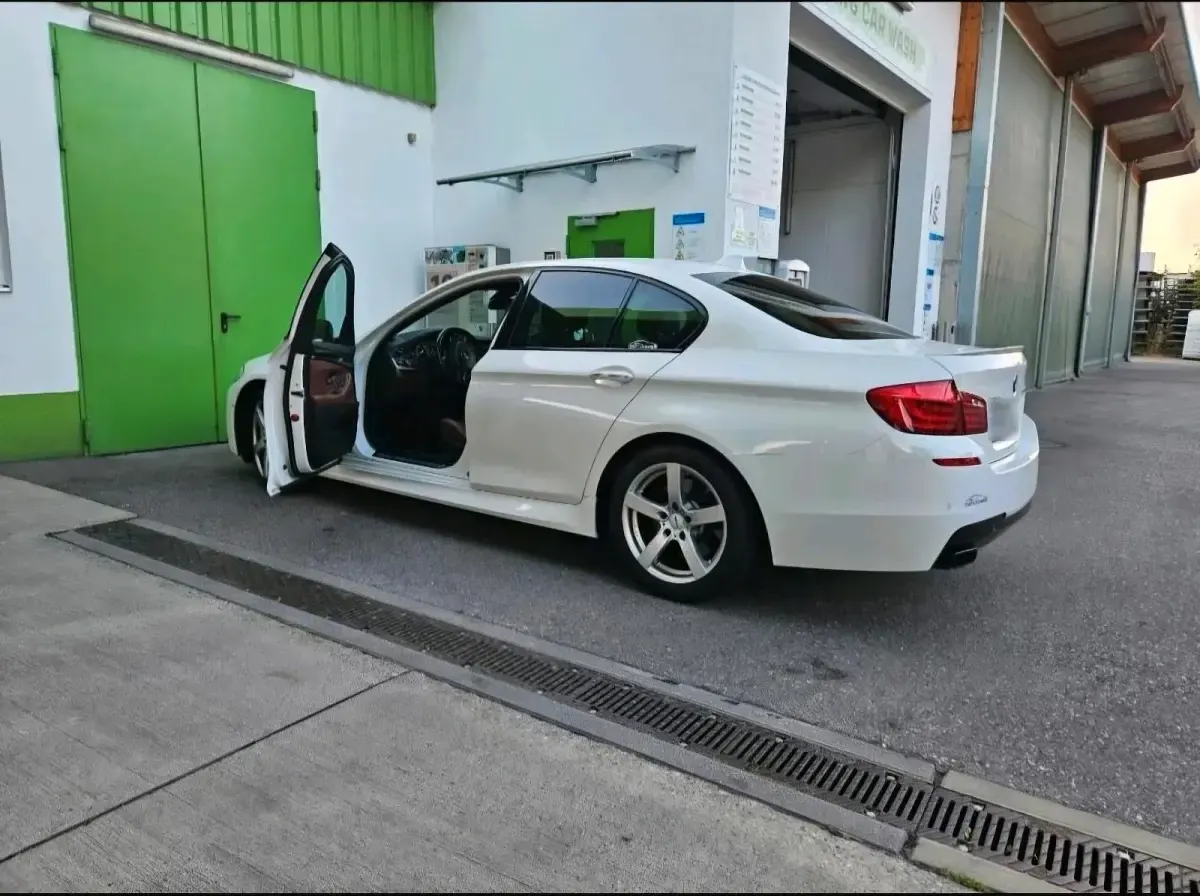 Używany BMW M550 381 KM (280 kW) 2012 Biały Sedan/Limuzyna