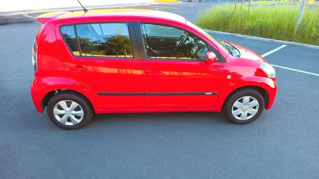 Gebraucht Daihatsu Sirion 91 PS (66 kW) 2007 Rot Kleinwagen
