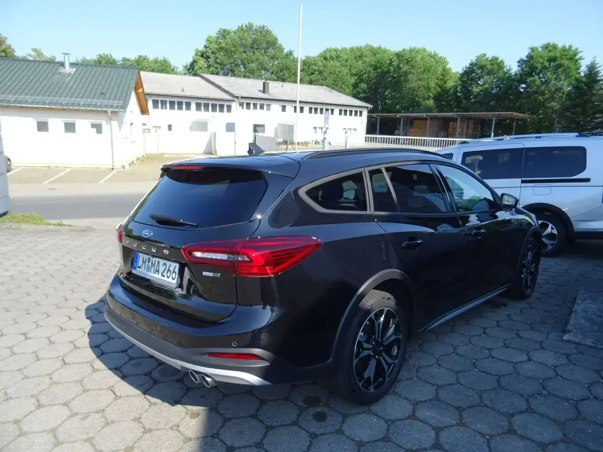 Gebraucht Ford Focus Active 155 PS (114 kW) 2023 Obsidianschwarz metallic Kombi