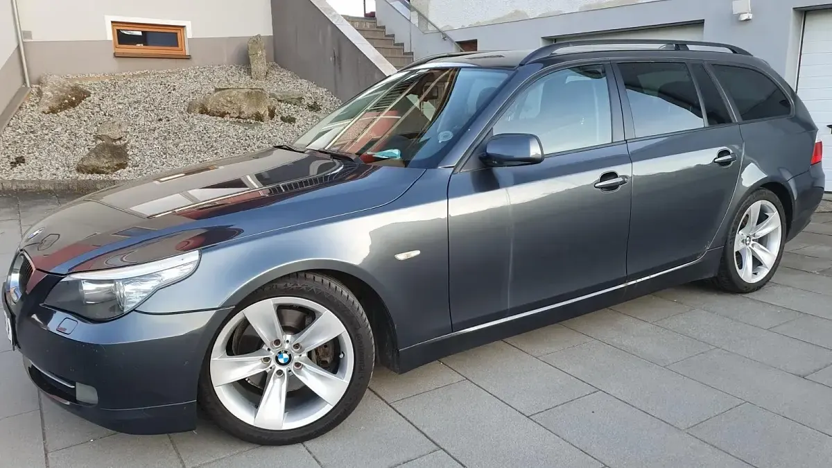 Gebraucht BMW 525 Shadowline 197 PS (144 kW) 2008 Grau Kombi