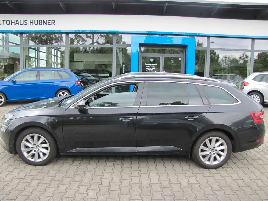 Gebraucht Skoda Superb Style 190 PS (139 kW) 2016 Schwarz Kombi
