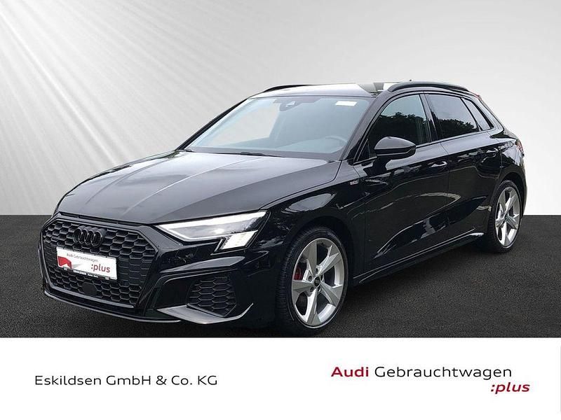 Metallic Gebraucht 2023 Audi A3 Sportback S-Line Limousine | 37.930 € (Teuer) - Bild 1/4