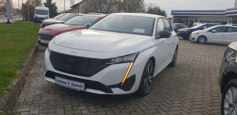 Weiss banquise Gebraucht 2022 Peugeot 308 Allure Limousine | 25.990 € (Teuer) - Bild 1/4