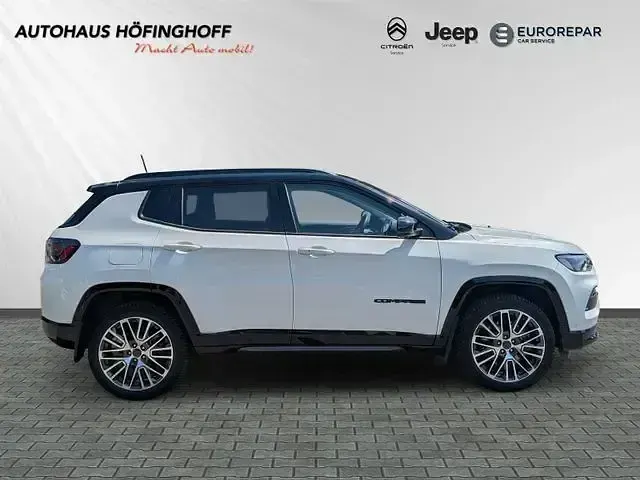 Gebraucht Jeep Compass Summit 241 PS (177 kW) 2024 Weiß SUV