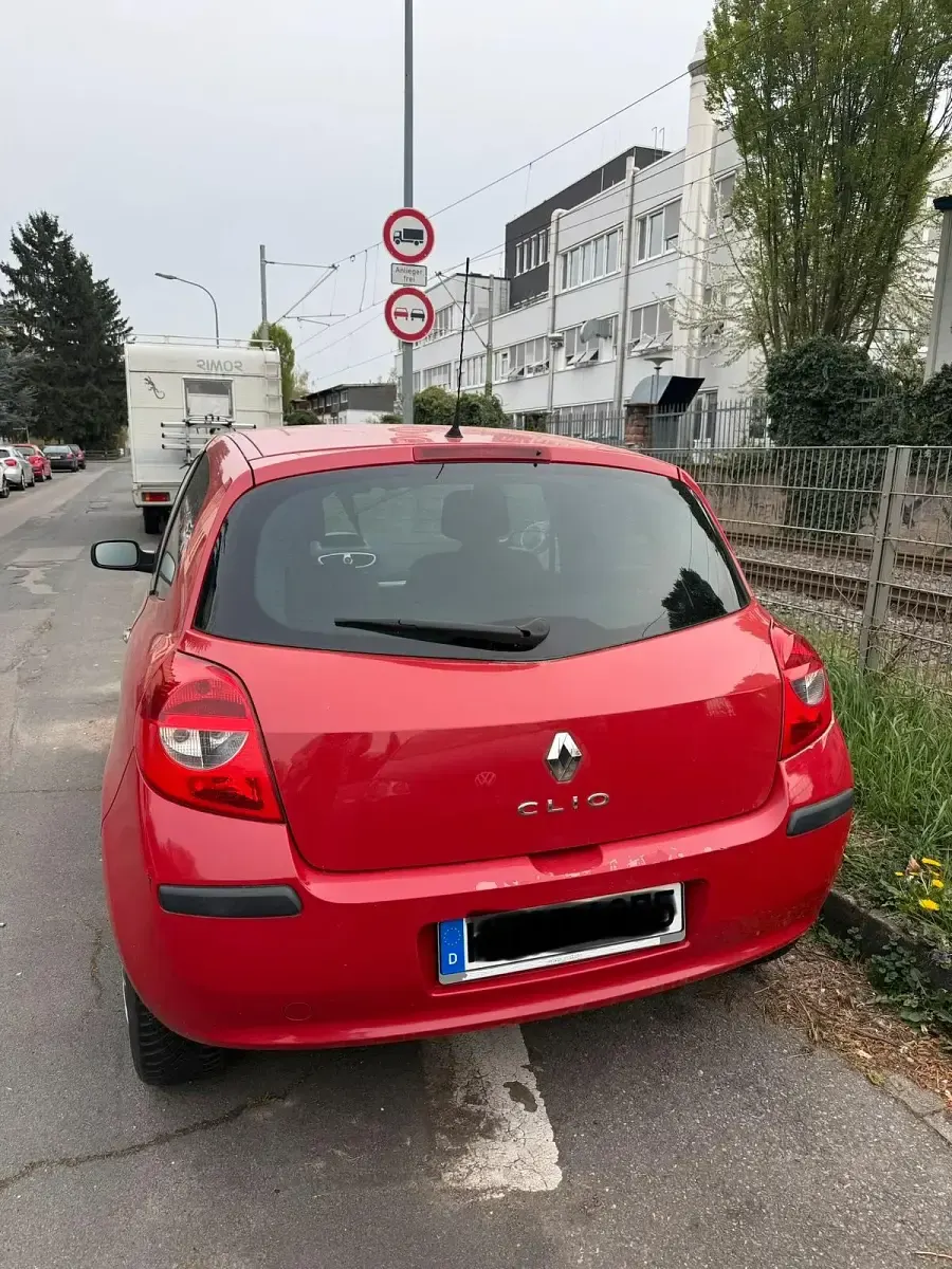 Gebraucht Renault Clio II 111 PS (81 kW) 2008 Rot Limousine
