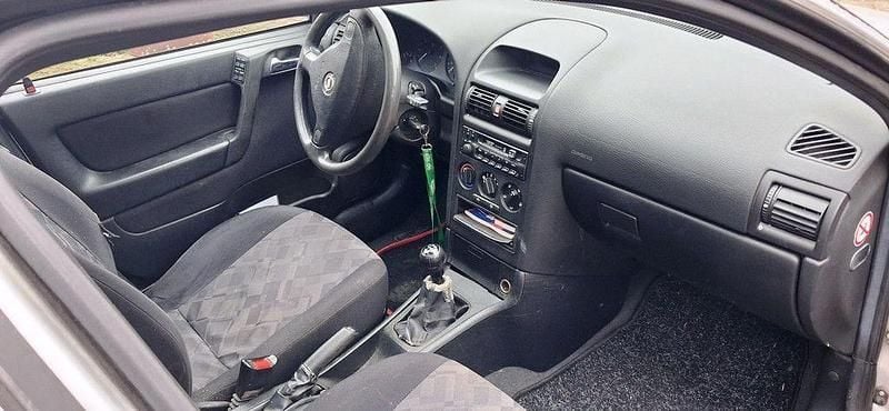 Gebraucht Opel Astra Comfort 75 PS (55 kW) 1998 Silber Limousine