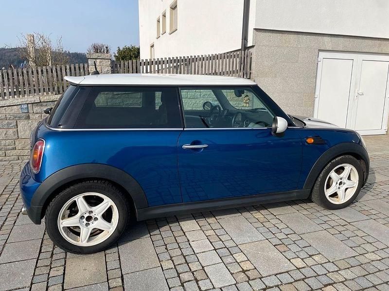 Second-hand Mini Cooper D 109 CP (80 kW) 2007 Albastru Hatchback
