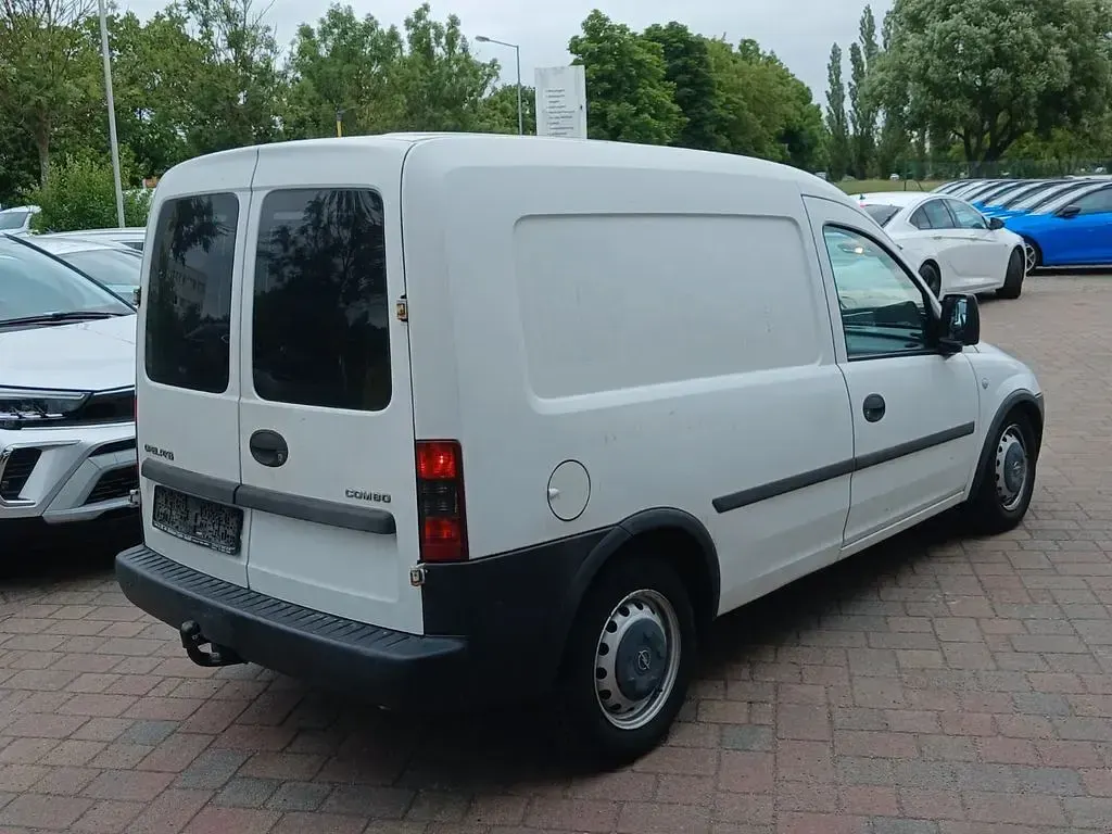 Gebraucht Opel Combo 69 PS (50 kW) 2005 Weiß Van / Kleinbus