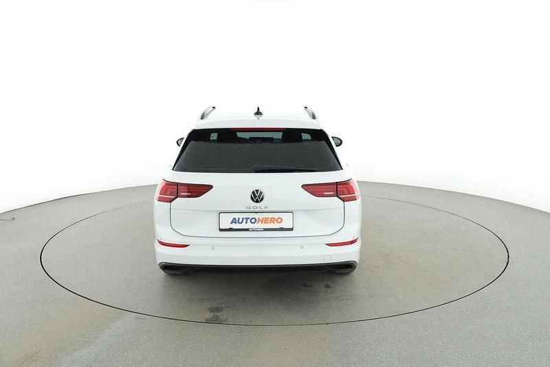 Gebraucht VW Golf VIII Life 2024 Weiß Kombi