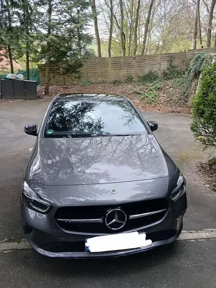 Gebraucht Mercedes B200 163 PS (119 kW) 2024 Kleinwagen