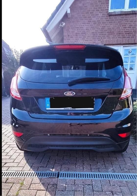 Schwarz Gebraucht 2015 Ford Fiesta Kleinwagen | 4.450 € (Guter Preis) - Bild 1/4