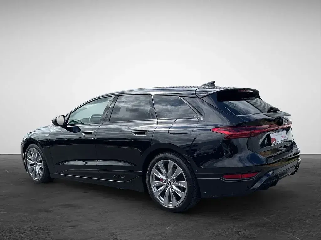 Gebraucht Audi A6 e-tron S-Line 210 kW (286 PS) 2025 Mythosschwarz metallic Kombi