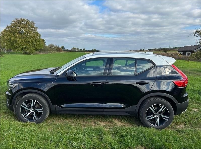 Schwarz Gebraucht 2018 Volvo XC40 SUV | 18.700 € (Fairer Preis) - Bild 1/4