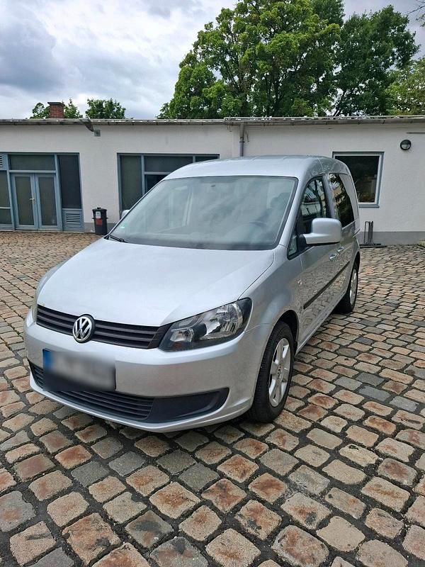 Second-hand VW Caddy 105 CP (77 kW) 2012 Argintiu Monovolum