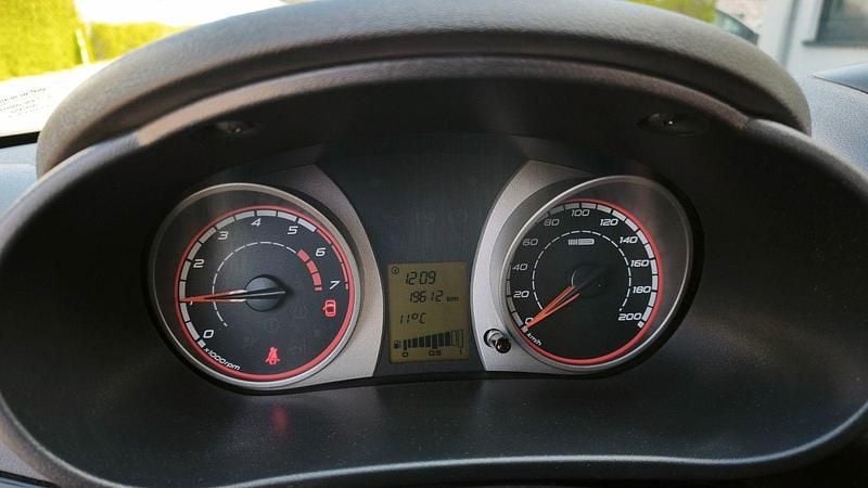 Second-hand Lada Kalina 98 CP (72 kW) 2017 Gri Hatchback