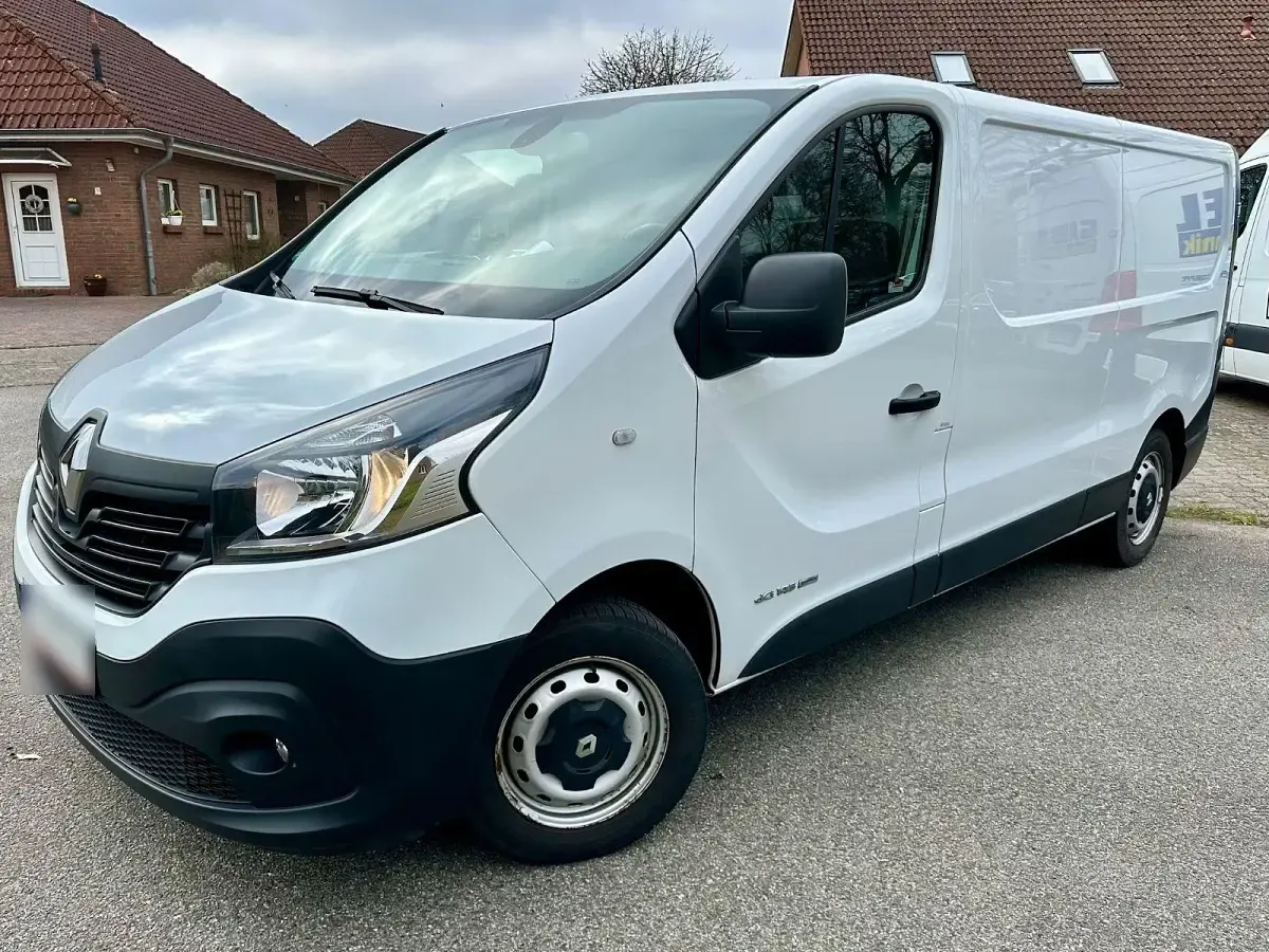 Gebraucht Renault Trafic 145 PS (106 kW) 2018 Weiß Van / Kleinbus
