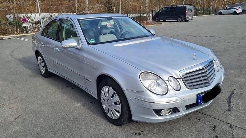 Gebraucht Mercedes E200 Elegance 184 PS (135 kW) 2006 Silber Limousine