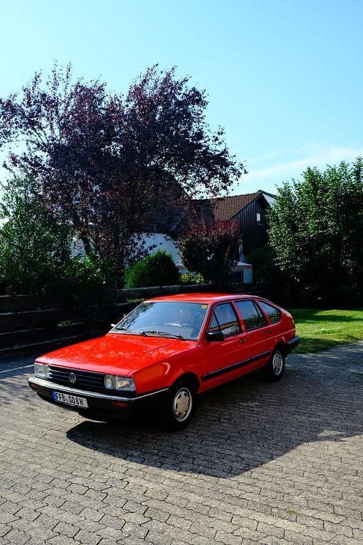 Rot Gebraucht 1985 VW Passat Limousine | 7.700 € - Bild 1/4