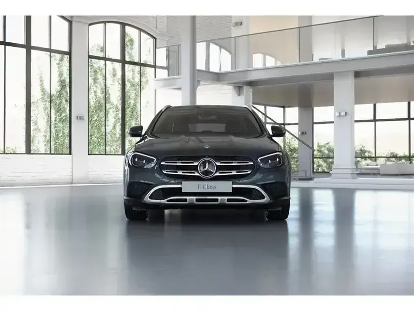 Gebraucht Mercedes E400 330 PS (242 kW) 2022 Grau Kombi