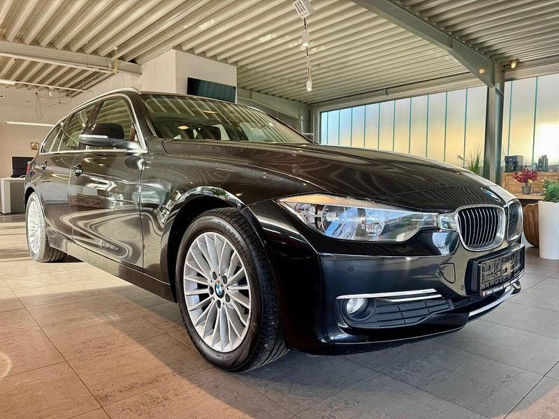 Schwarz Gebraucht 2014 BMW 318 Luxury Line Kombi | 9.900 € (Fairer Preis) - Bild 1/4