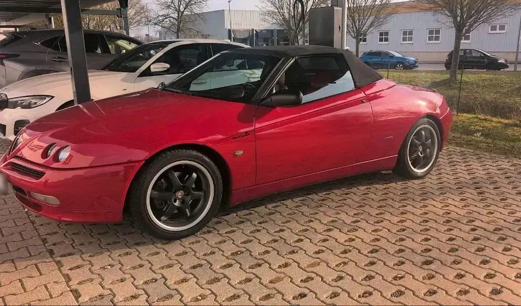 Gebraucht Alfa Romeo Spider 144 PS (105 kW) 2000 Rot Cabrio