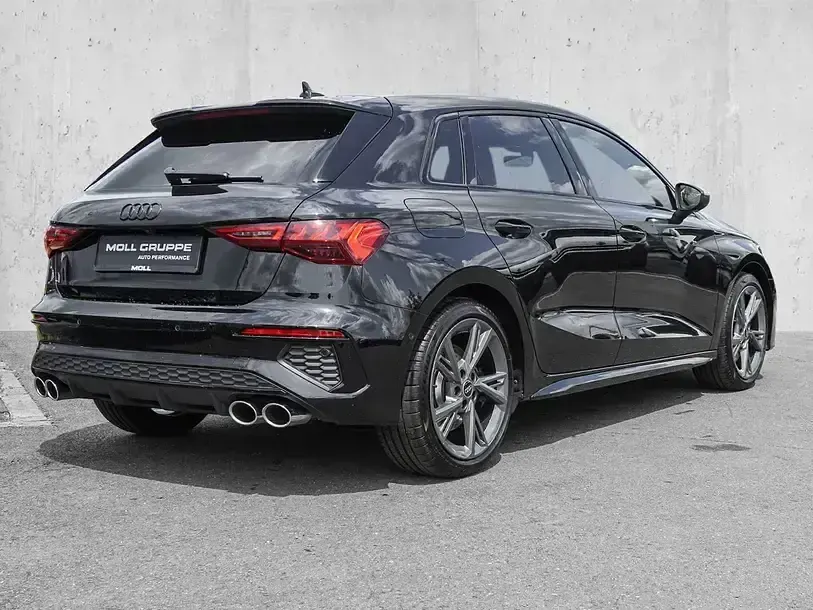 Gebraucht Audi S3 Ambiente 310 PS (228 kW) 2024 Mythosschwarz metallic Limousine