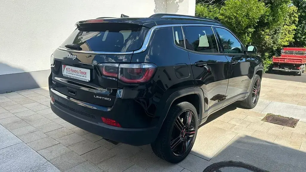 Gebraucht Jeep Compass Limited 170 PS (125 kW) 2018 Schwarz SUV