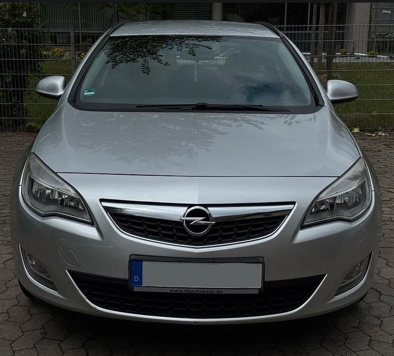 Usata Opel Astra 95 CV (69 kW) 2012 Argento Station wagon