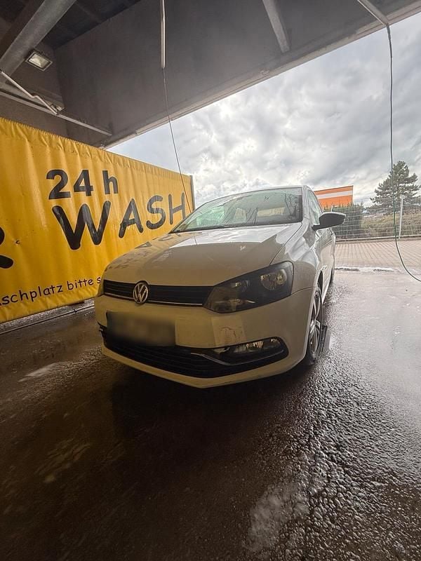 Gebraucht VW Polo 75 PS (55 kW) 2015 Weiß Kleinwagen
