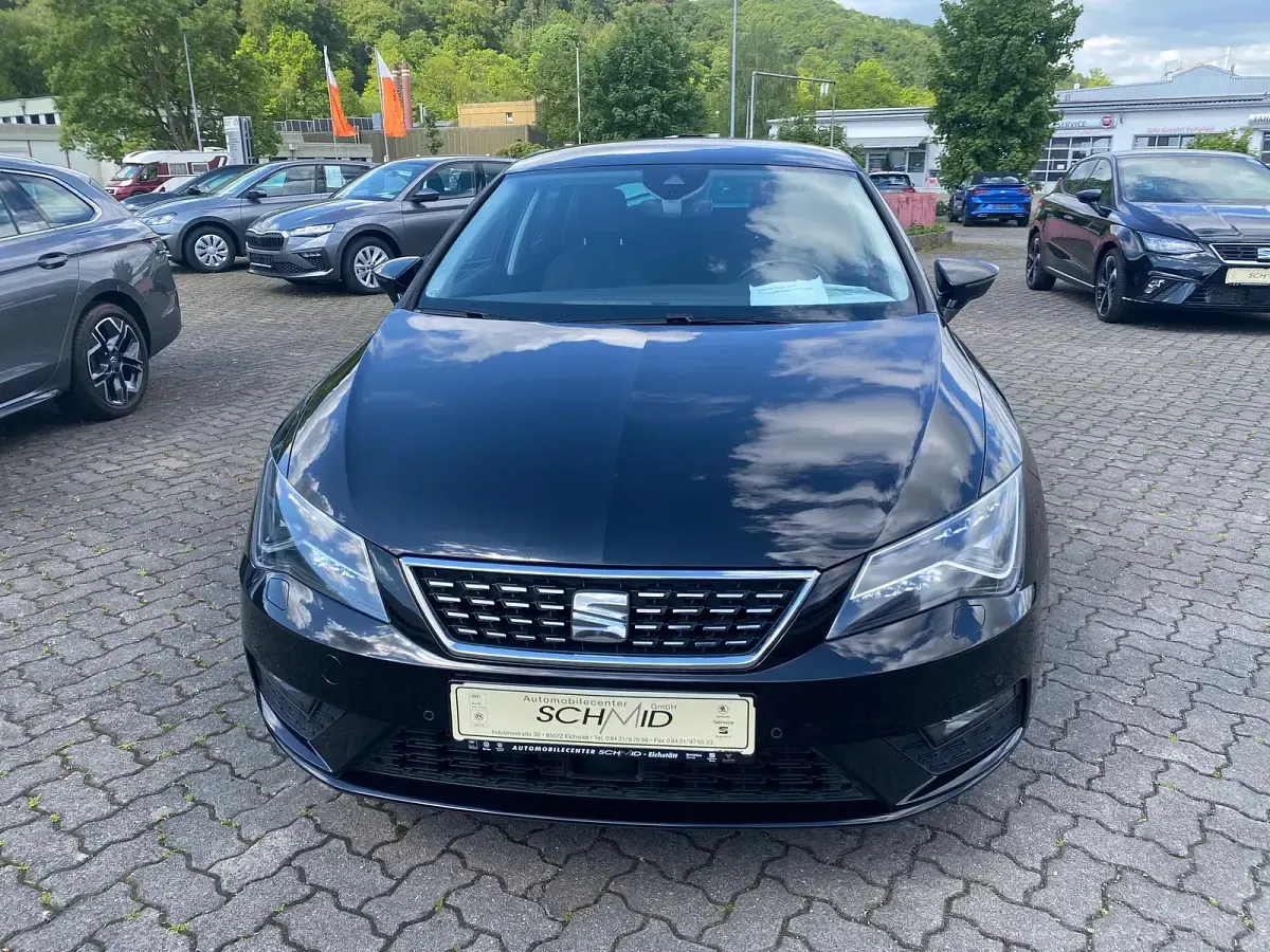 Gebraucht Seat Leon XCELLENCE 150 PS (110 kW) 2019 Mitternachtsschwarz Limousine