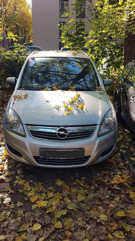 Silber Gebraucht 2009 Opel Zafira Selection Van / Kleinbus | 700 € (Superpreis) - Bild 1/4