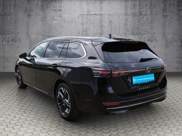 Gebraucht VW Passat Elegance 150 PS (110 kW) 2024 Schwarz Kombi