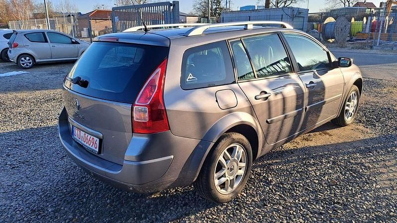 Gebraucht Renault Mégane II Authentique 111 PS (81 kW) 2008 Grau Limousine