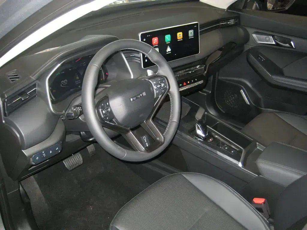 Neu Haval Jolion Lux 177 PS (130 kW) 2026 Grau SUV