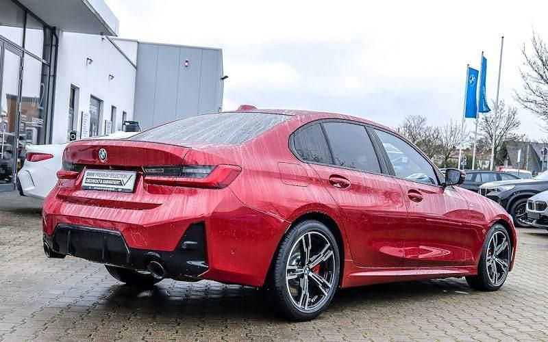 Gebraucht BMW 330 Comfort Edition 286 PS (210 kW) 2025 Rot Limousine