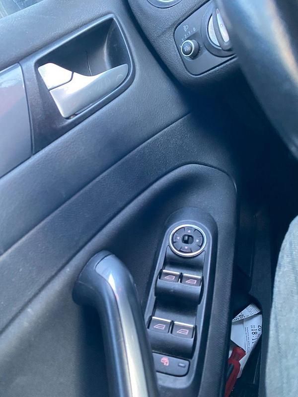 Gebraucht Ford Mondeo Ambiente 140 PS (102 kW) 2012 Grau Kombi